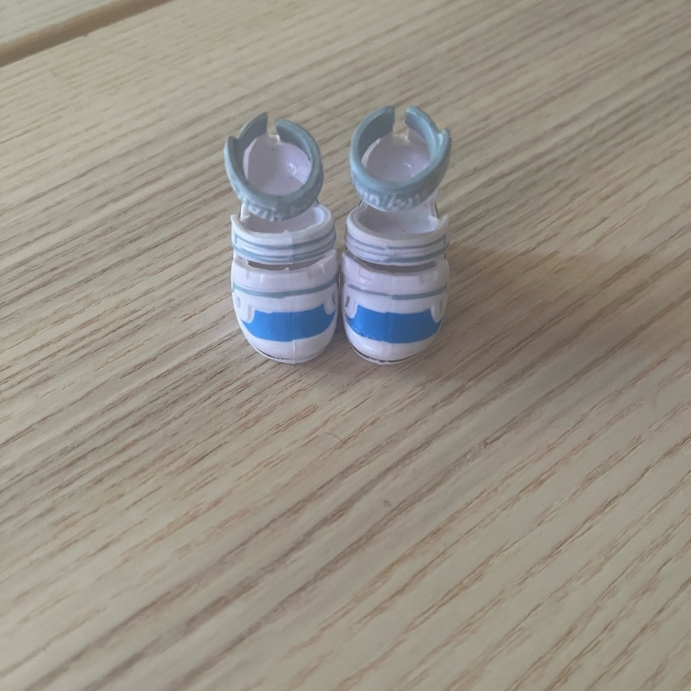 Rainbow High Coco Vanderbalt Doll 2nd Outfit Blue & White High Heel Sandal Shoes